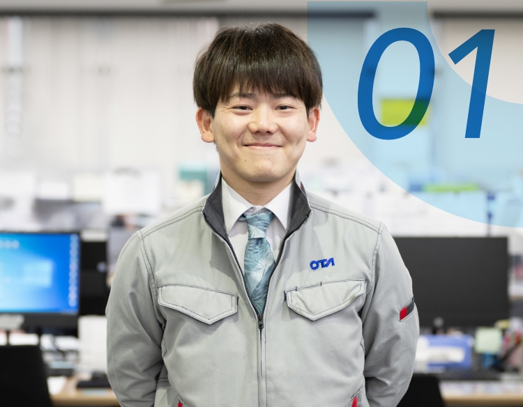 01 ビル建材部　ビル建材課/総合職 2020年入社 K.K サッシ工事の受注から完成までトータルに携わり、達成感を味わえる仕事です。